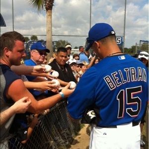 2006 Autographed NY Mets Carlos Beltran Baseball.